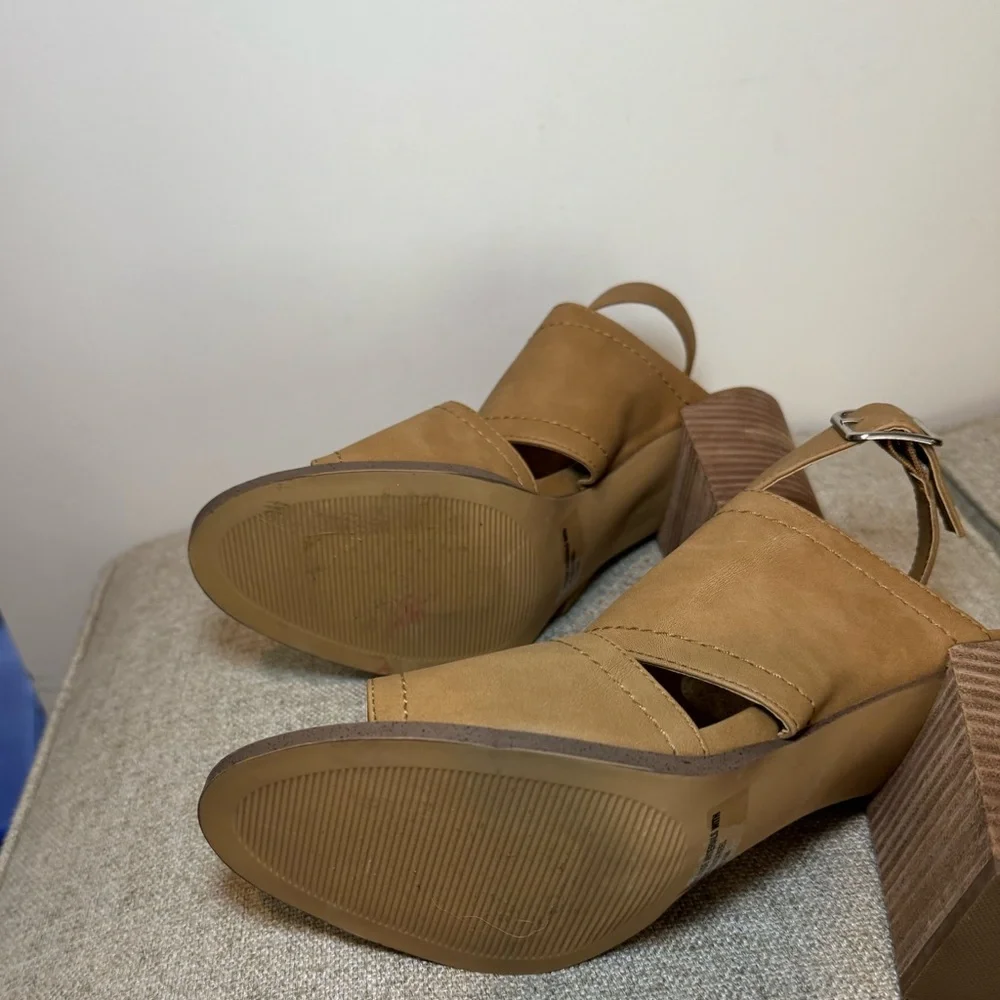 DV by Dolce Vita heel height
